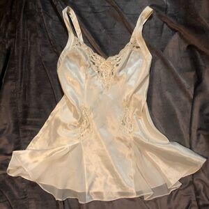 Victorias Secret Lingerie wedding bride night gown lace embroidery
